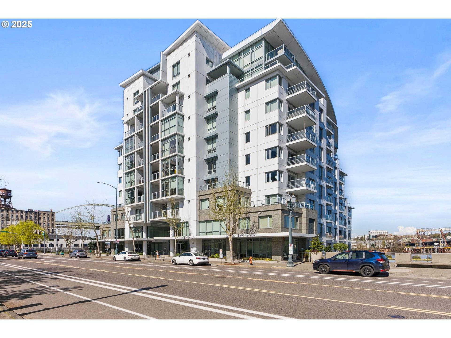 Portland, OR 97209,1310 NW NAITO PKWY #105