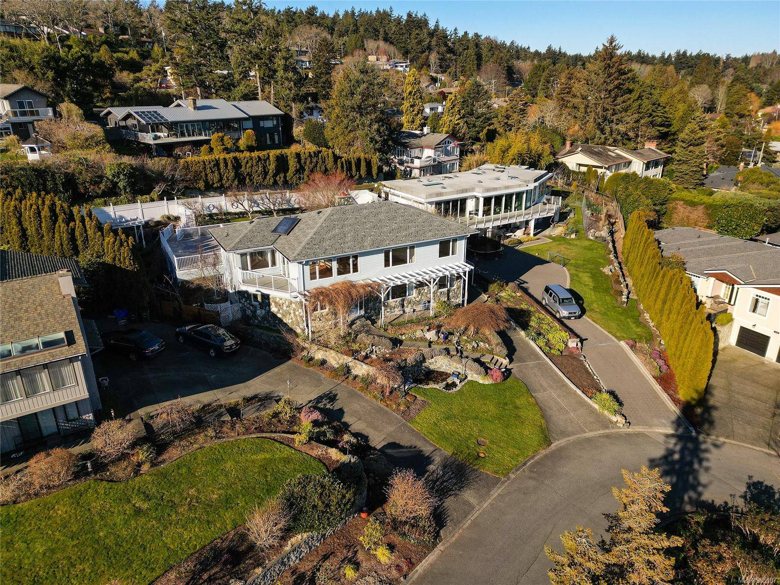 Saanich, BC V8R 3T2,2723 Hibbens Close