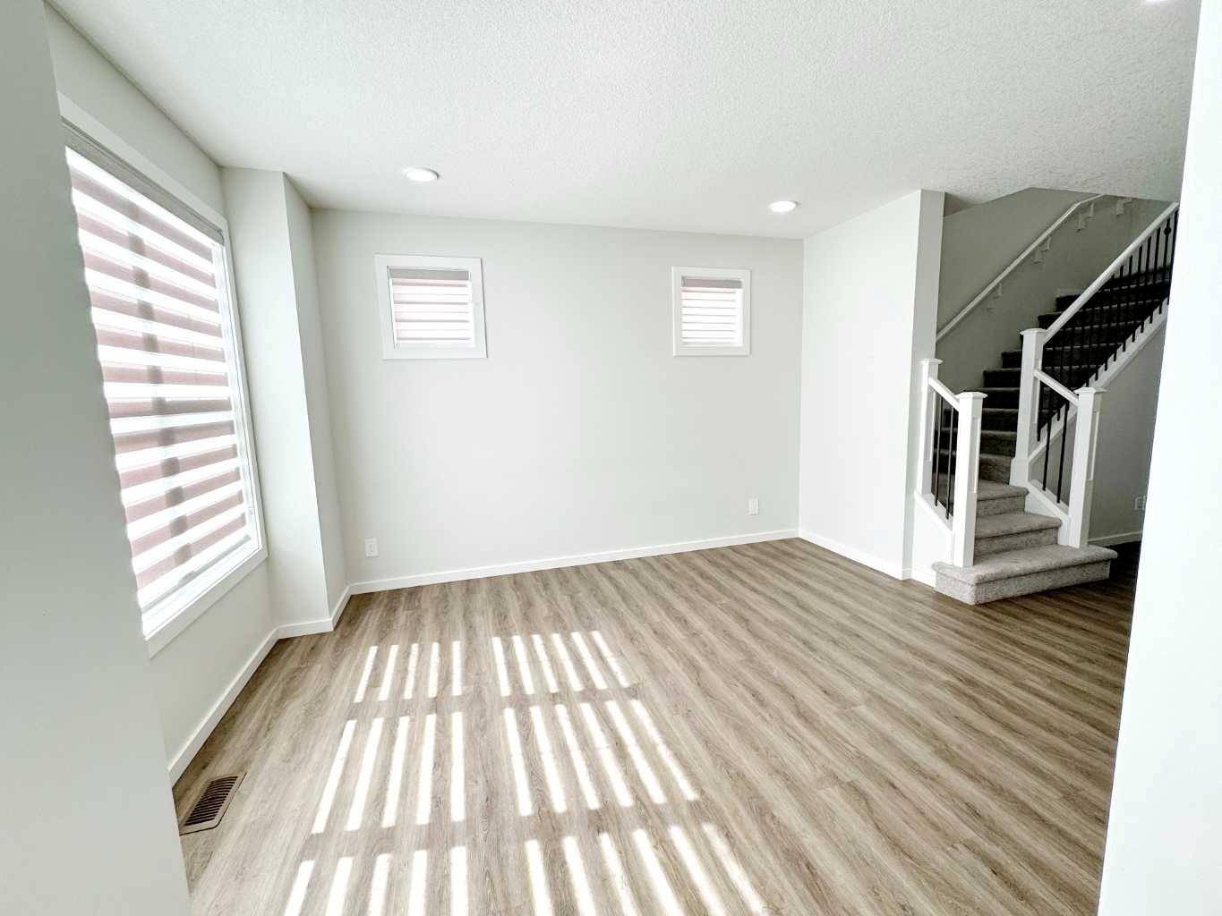 Calgary, AB T3P 1Y1,9 Herron Mews NE