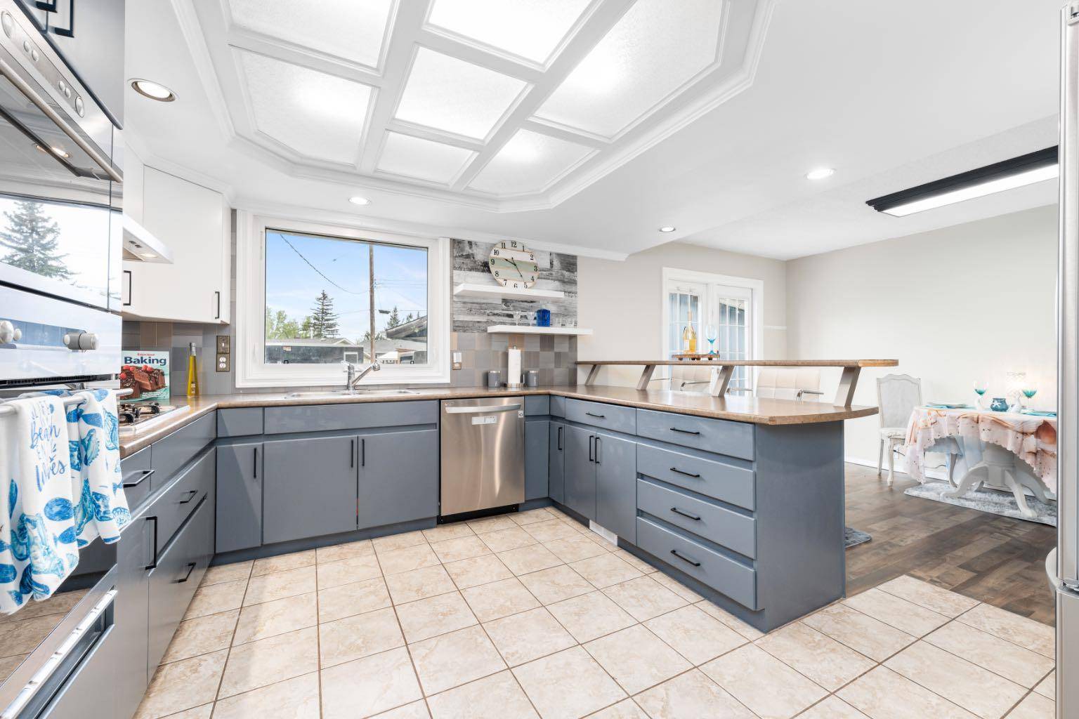 Calgary, AB T2A 4T5,52 Penswood PL Southeast