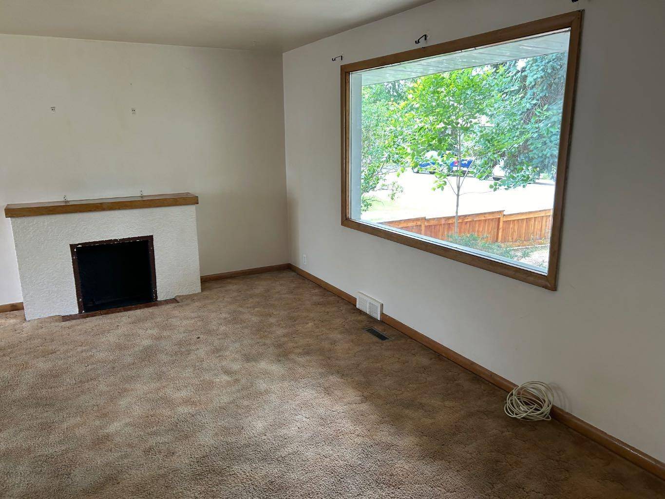 Lethbridge, AB T1J 3R1,413 26 ST S