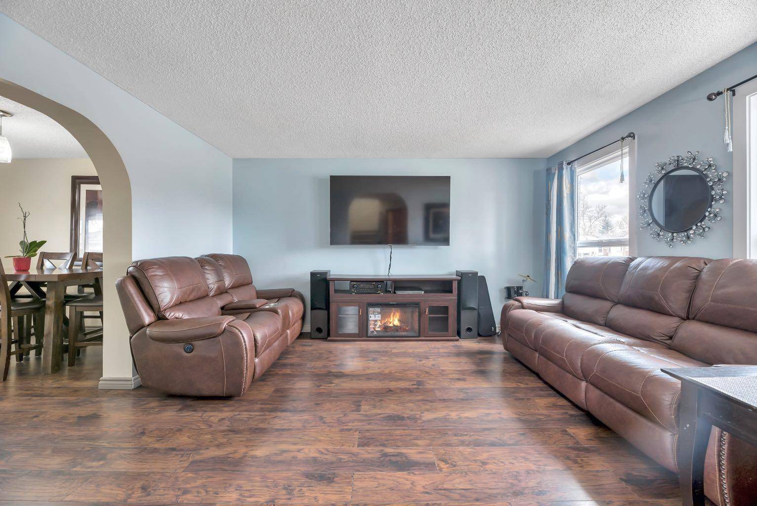 188 Rivervalley CRES Southeast, Calgary, AB T2C 3L1