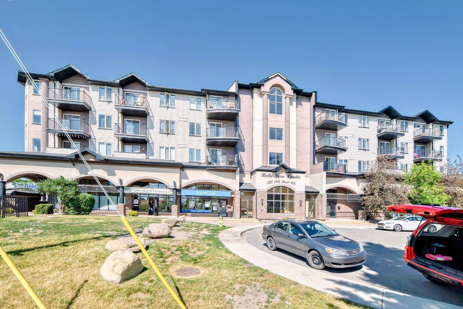 Calgary, AB T2A 1B7,1727 54 ST #227