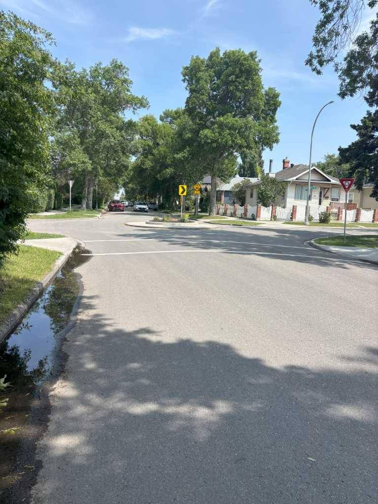 Calgary, AB T2E 0P7,234 8 AVE NE