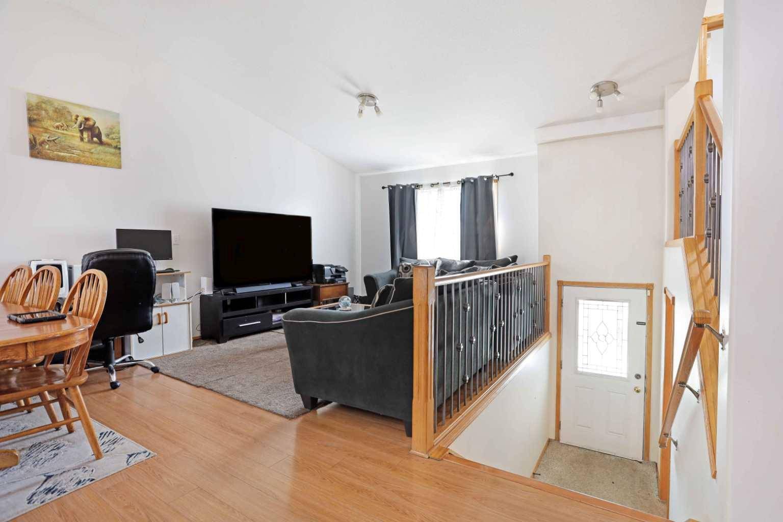 Brooks, AB T1R 1M9,12 Upland PL West