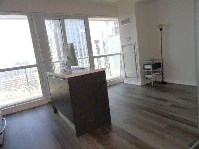 Toronto C01, ON M5B 0A5,386 Yonge ST #2914