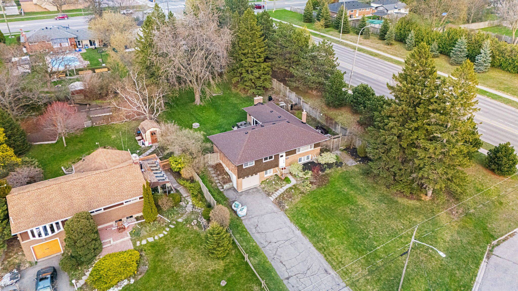 Whitby, ON L1N 3S1,133 Elizabeth CRES