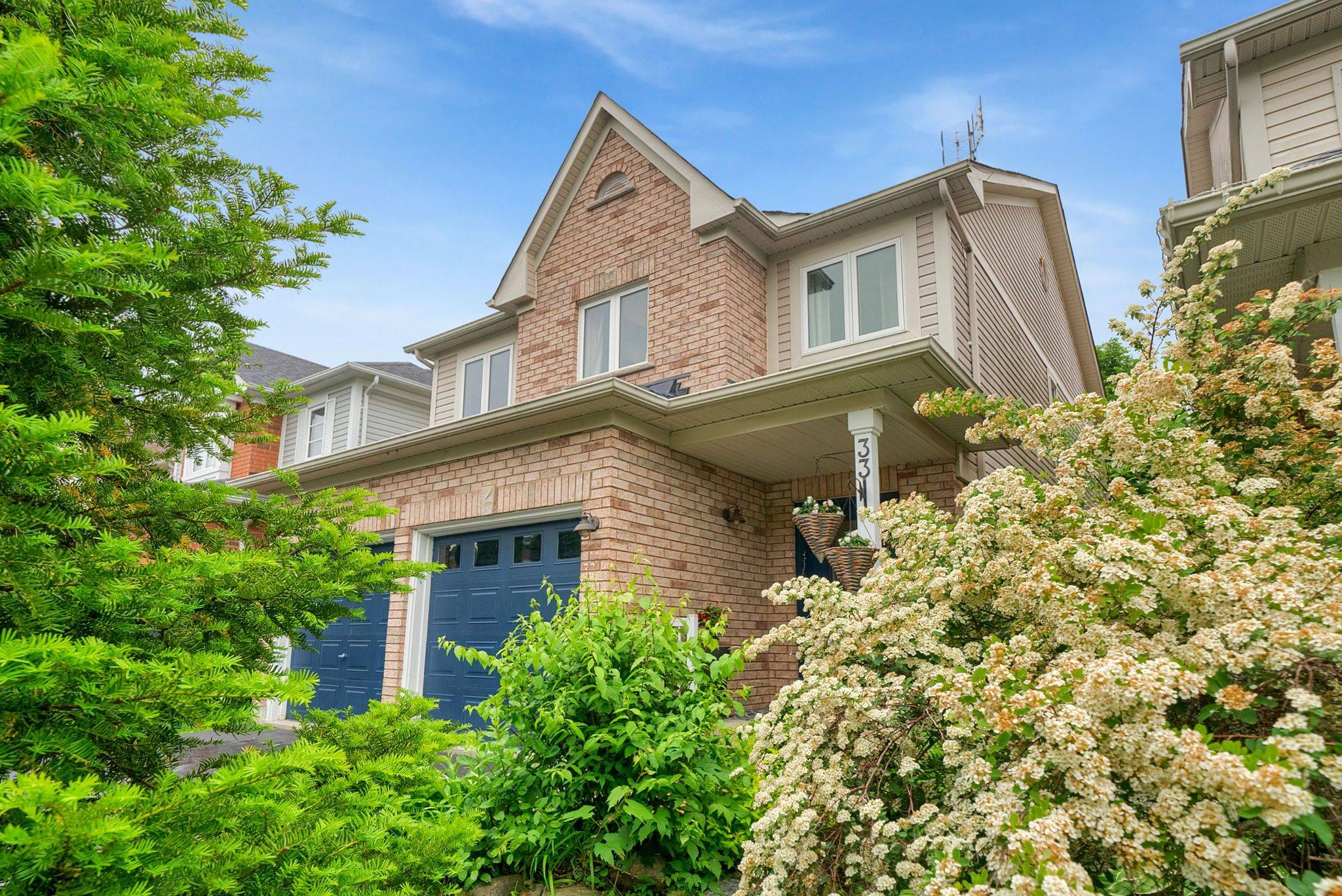 Whitby, ON L1R 2Z6,33 Solmar AVE