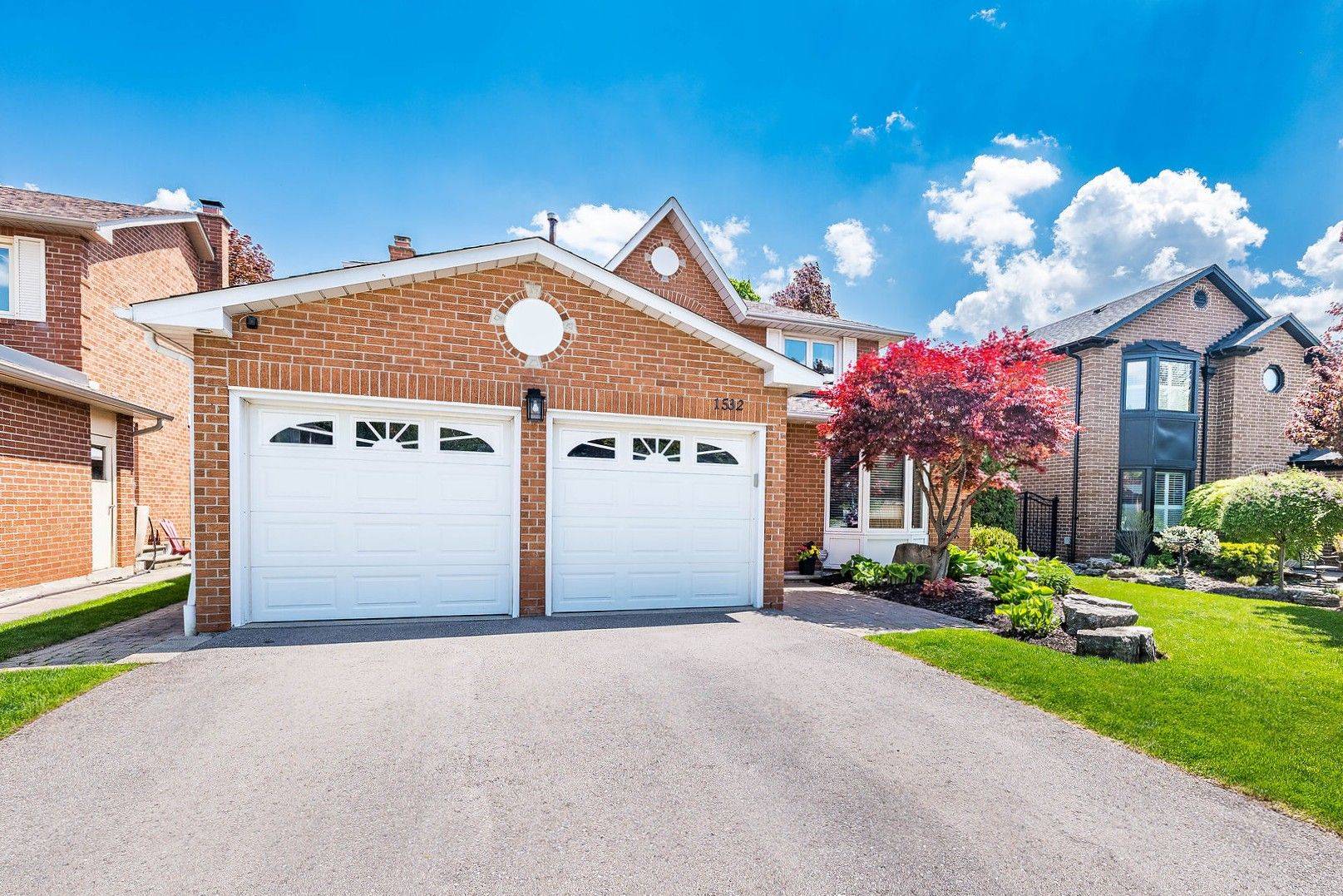 Mississauga, ON L4W 2Z1,1532 Lovelady CRES