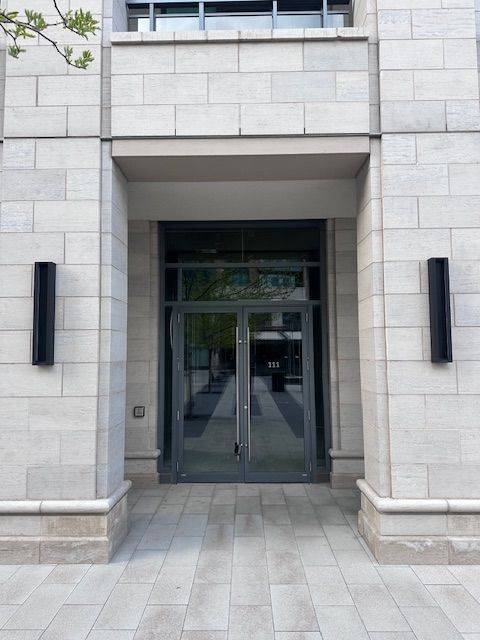 Burlington, ON L7R 0G2,2060 Lakeshore RD #111
