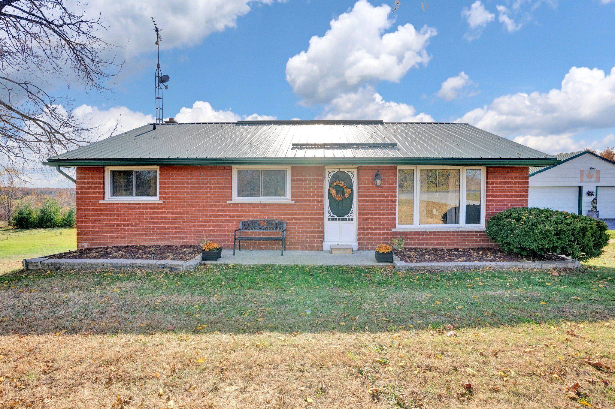 Prince Edward County, ON K0K 1W0,1976 Fish Lake RD
