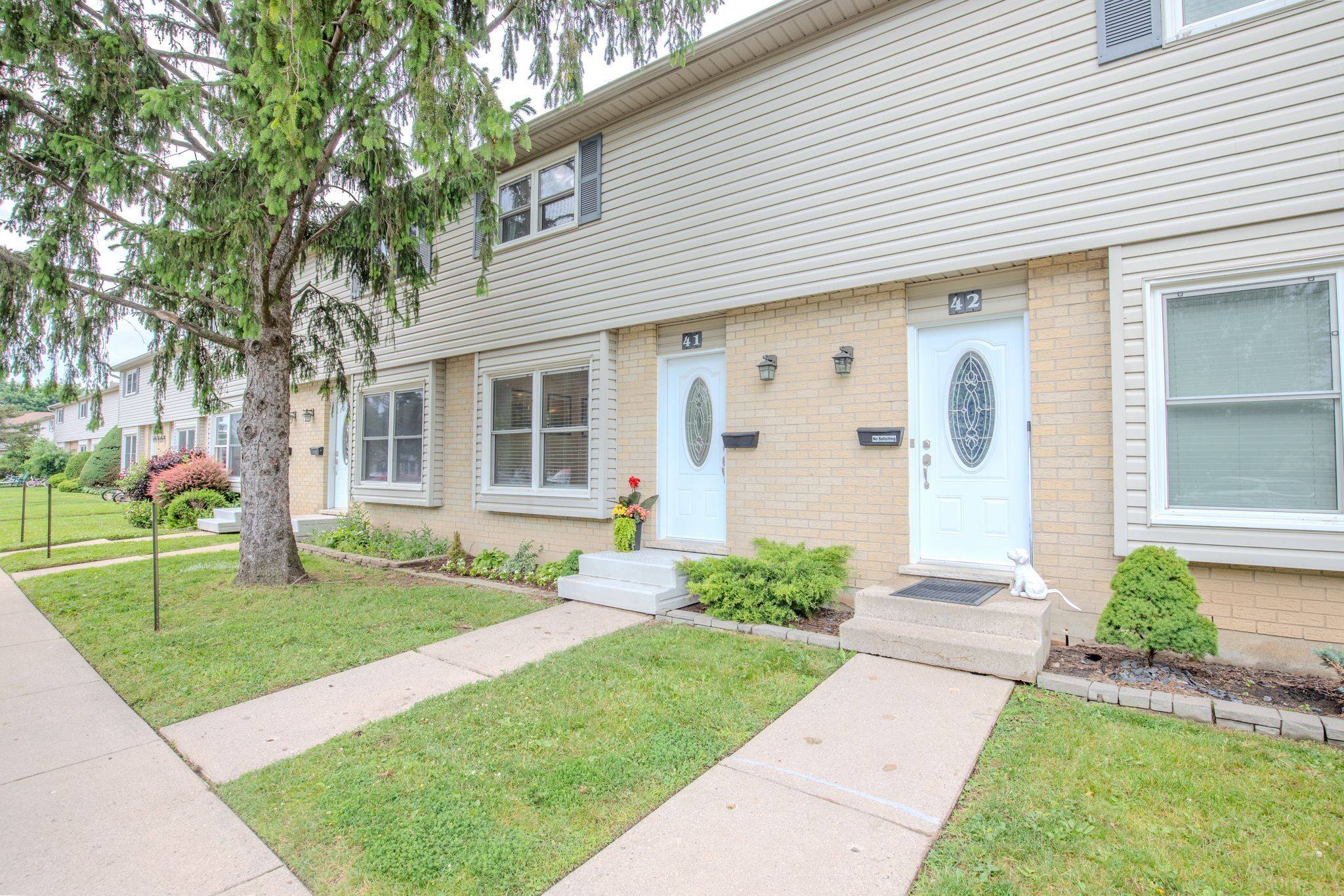 London South, ON N6C 5G4,101 Highview AVE E #41