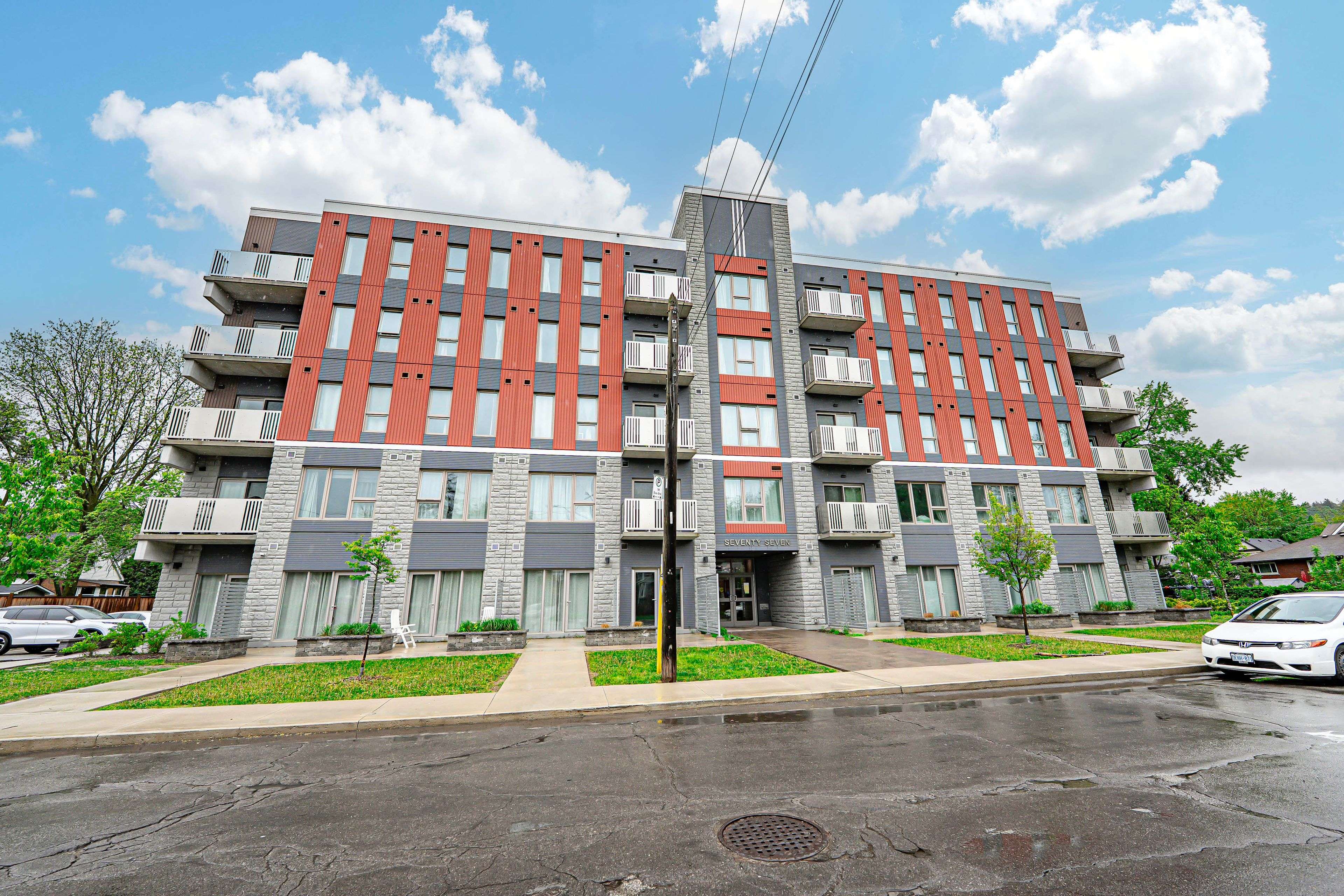 Hamilton, ON L8S 3A1,77 Leland ST #401