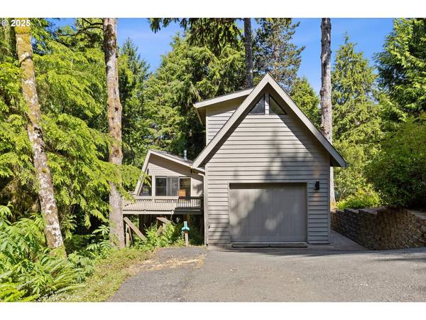 563 FAIRWAY DR, Gleneden Beach, OR 97388