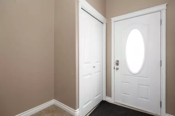 Fort Mcmurray, AB T9K 0V6,180 Riverstone RDG #33
