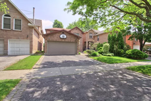 Ajax, ON L1T 1X8,43 Daniels CRES