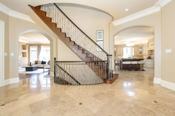 Vaughan, ON L6A 1P3,15 Bute CT