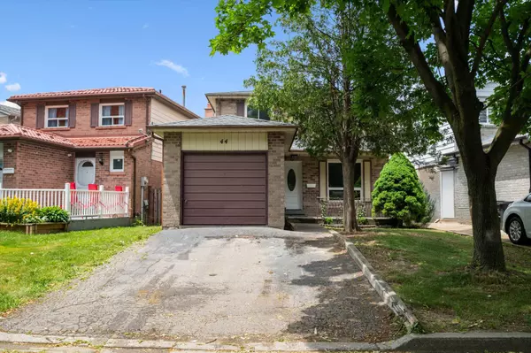 44 Autumn Glen CIR, Toronto W10, ON M9W 6C3