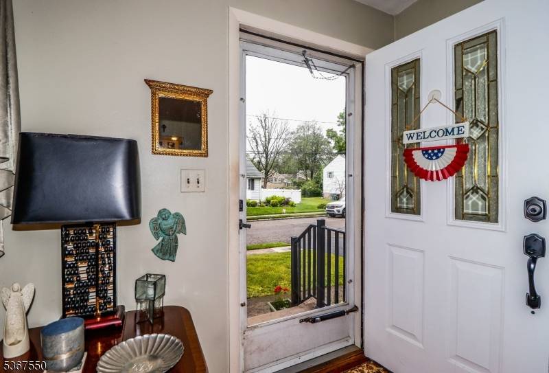 Metuchen Boro, NJ 08840,12 Aldrich Ave