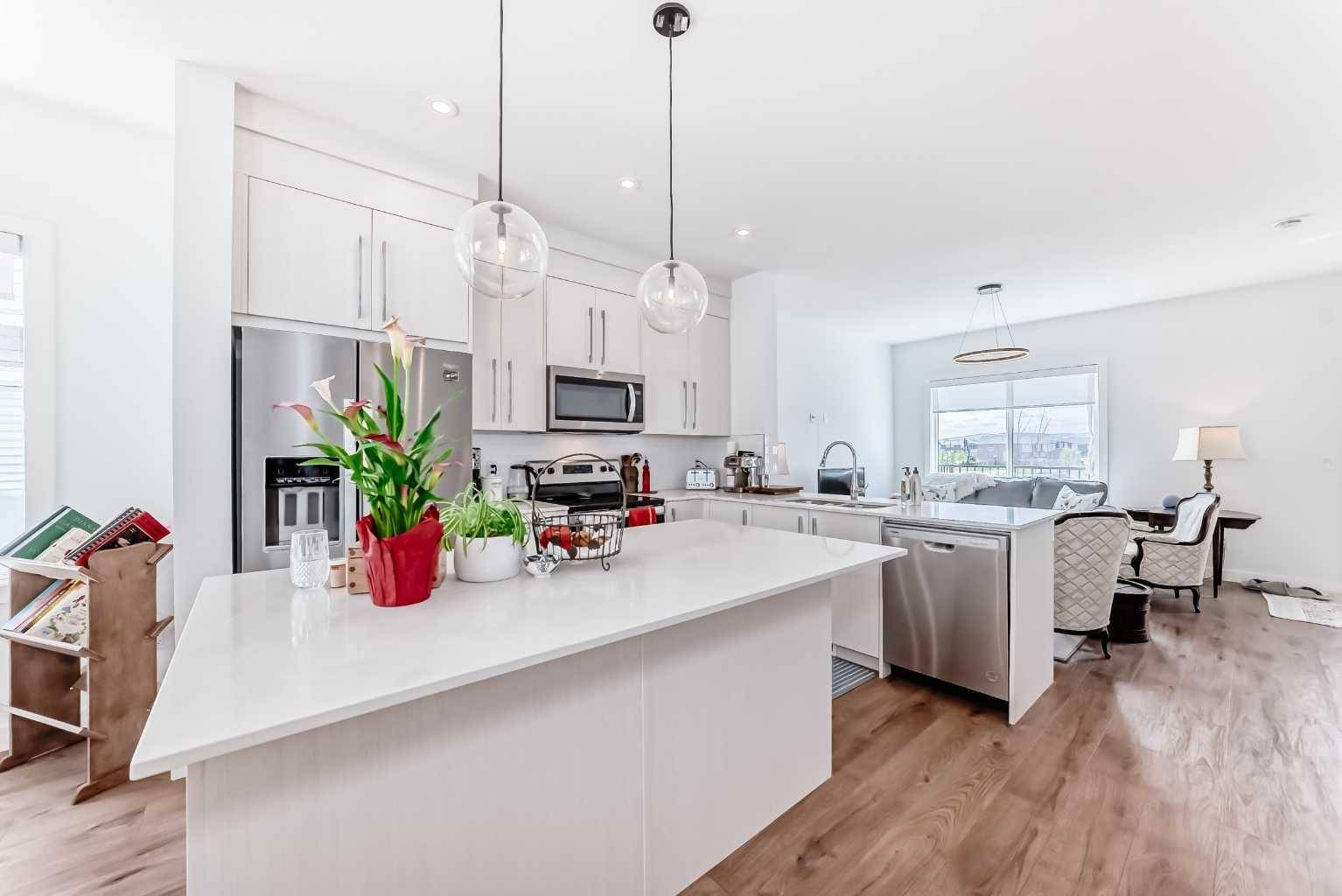 Calgary, AB T2X 5L1,206 Creekstone DR SW