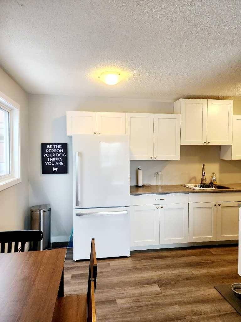 Red Deer, AB T4N 2J2,4811 55 ST #306