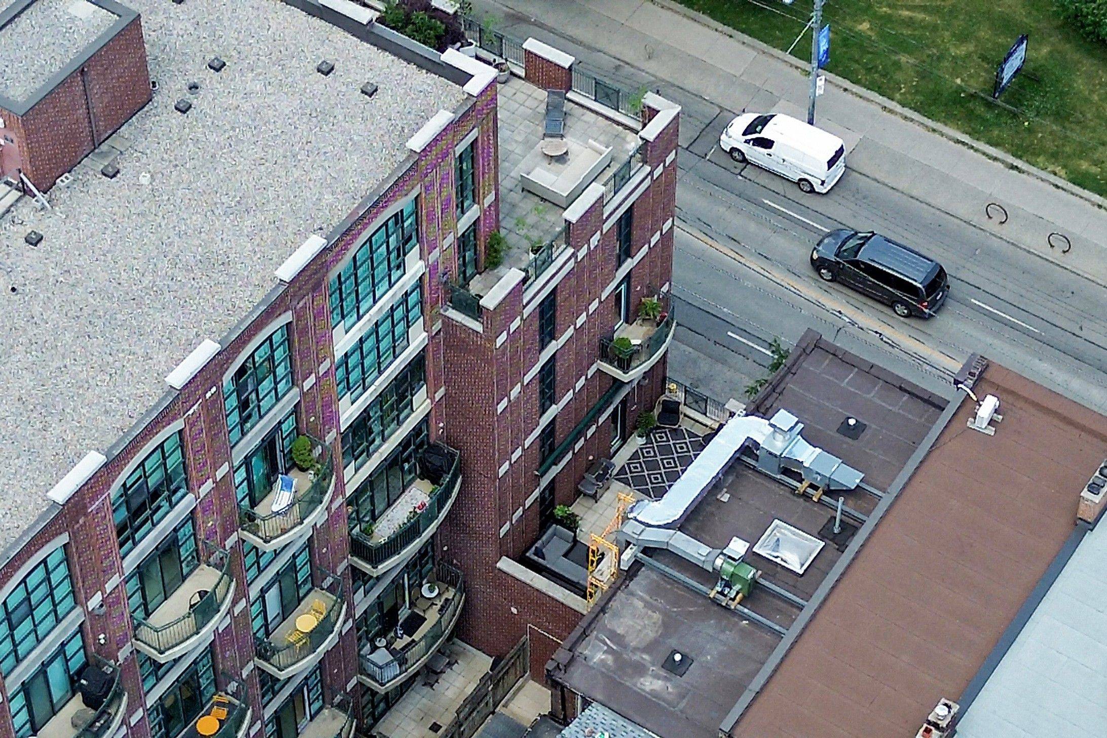 Toronto C01, ON M6J 3X4,901 Queen ST W #231