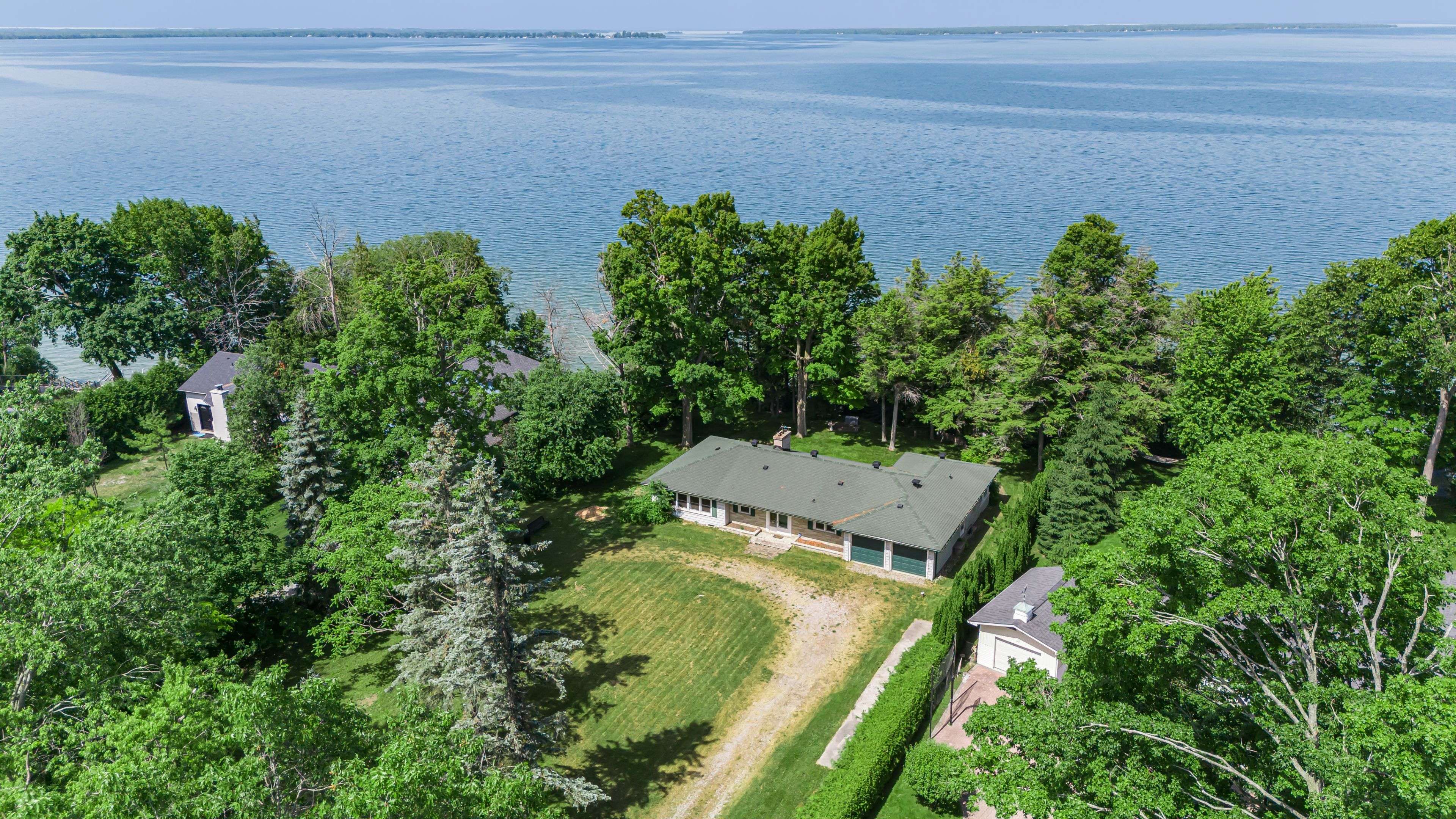 Brock, ON L0K 1A0,25100 Maple Beach RD