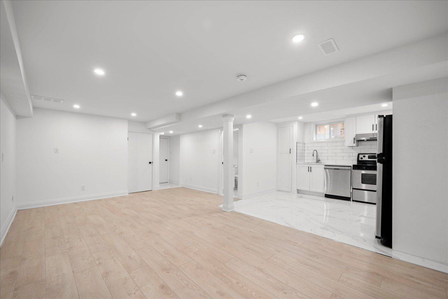 Newmarket, ON L3X 1G6,278 Alex Doner DR #Lower