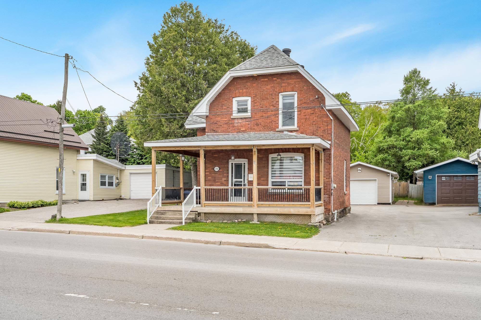 Midland, ON L4R 3T4,196 Fourth ST
