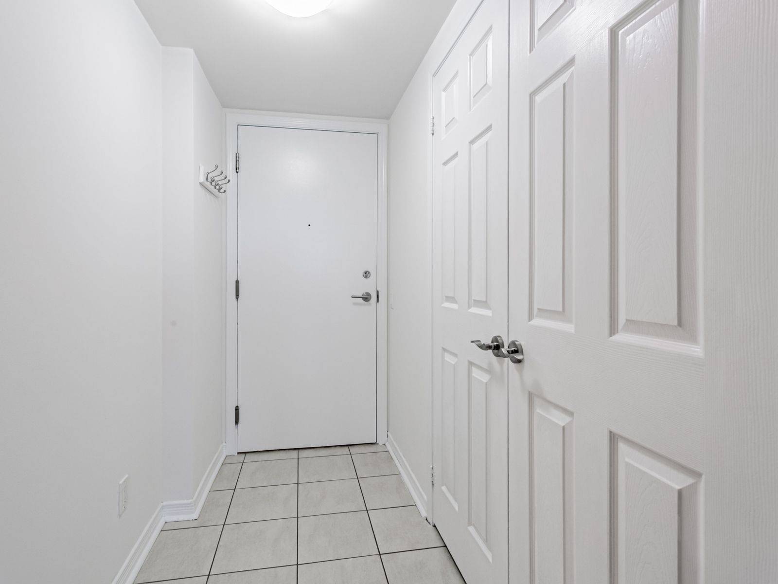 Toronto W02, ON M6P 5A1,60 Heintzman ST #1229