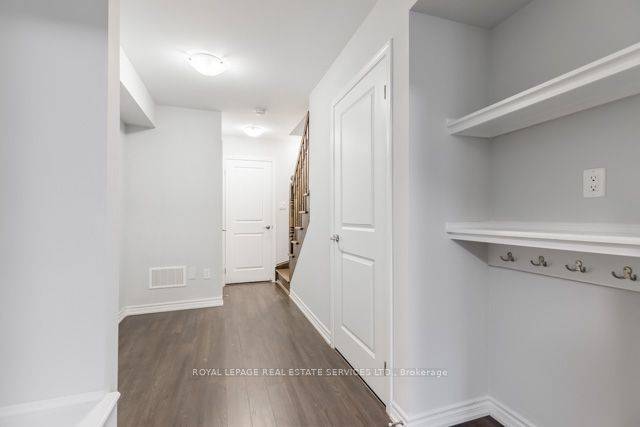 Oakville, ON L6M 4M1,307 Jemima DR