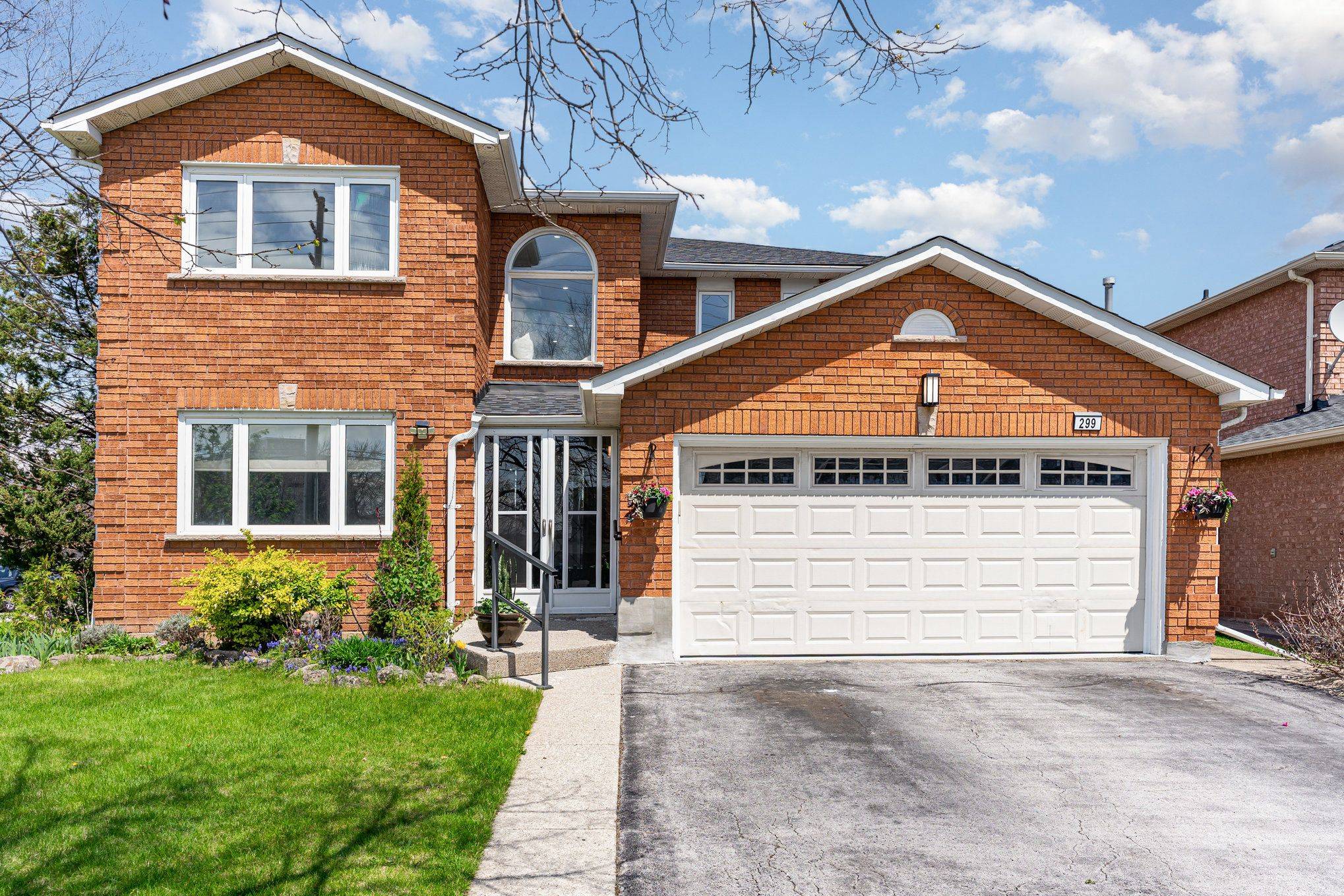 299 Hickory CIR, Oakville, ON L6H 4V3