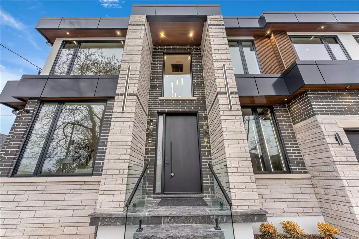 Mississauga, ON L5A 2L3,2572 Edenhurst DR