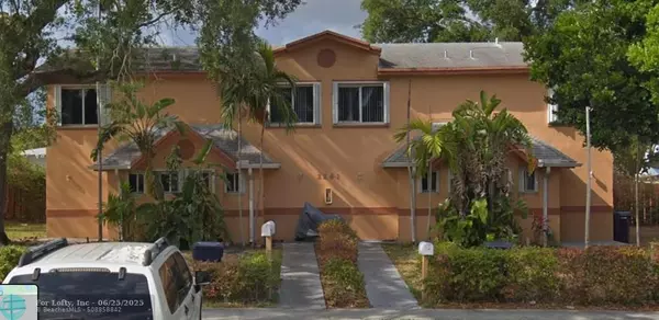 2261 NE 171st St #4, North Miami Beach, FL 33160