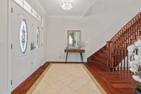 Mississauga, ON L5H 4M3,819 Canyon ST