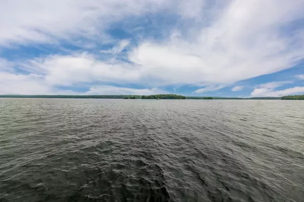 Rideau Lakes, ON K0G 1V0,42 Penny LN