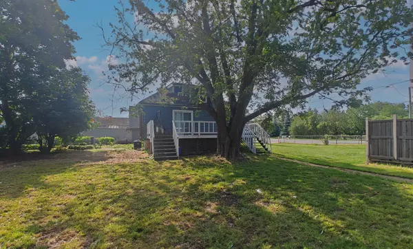 Hamilton, ON L8E 5L7,719 Barton ST