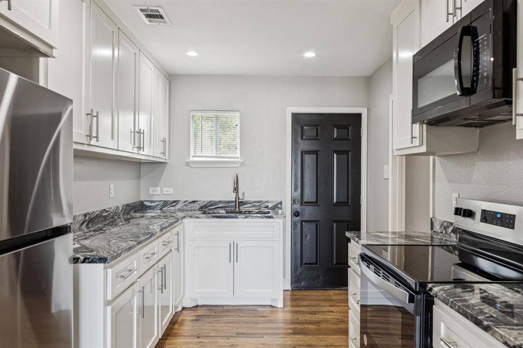 Dallas, TX 75235,3226 Inwood Road