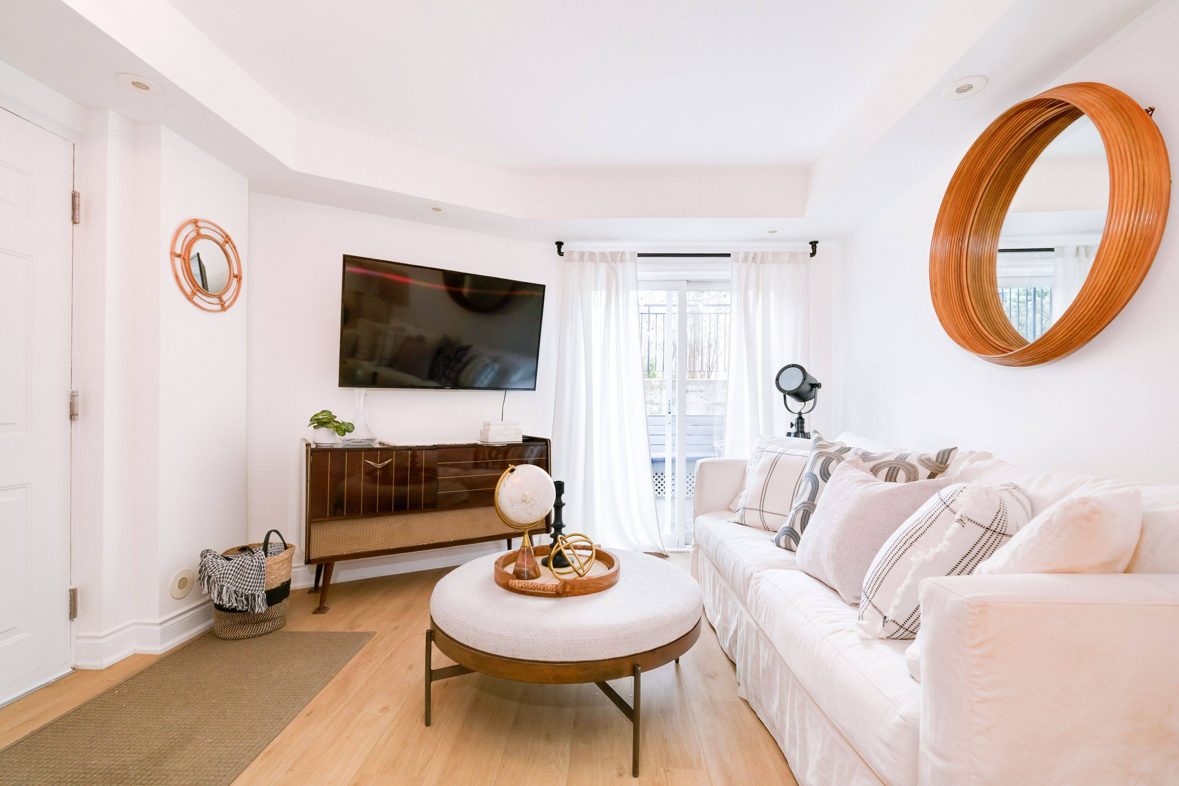 Toronto W01, ON M6K 1X2,28 Laidlaw ST #1602
