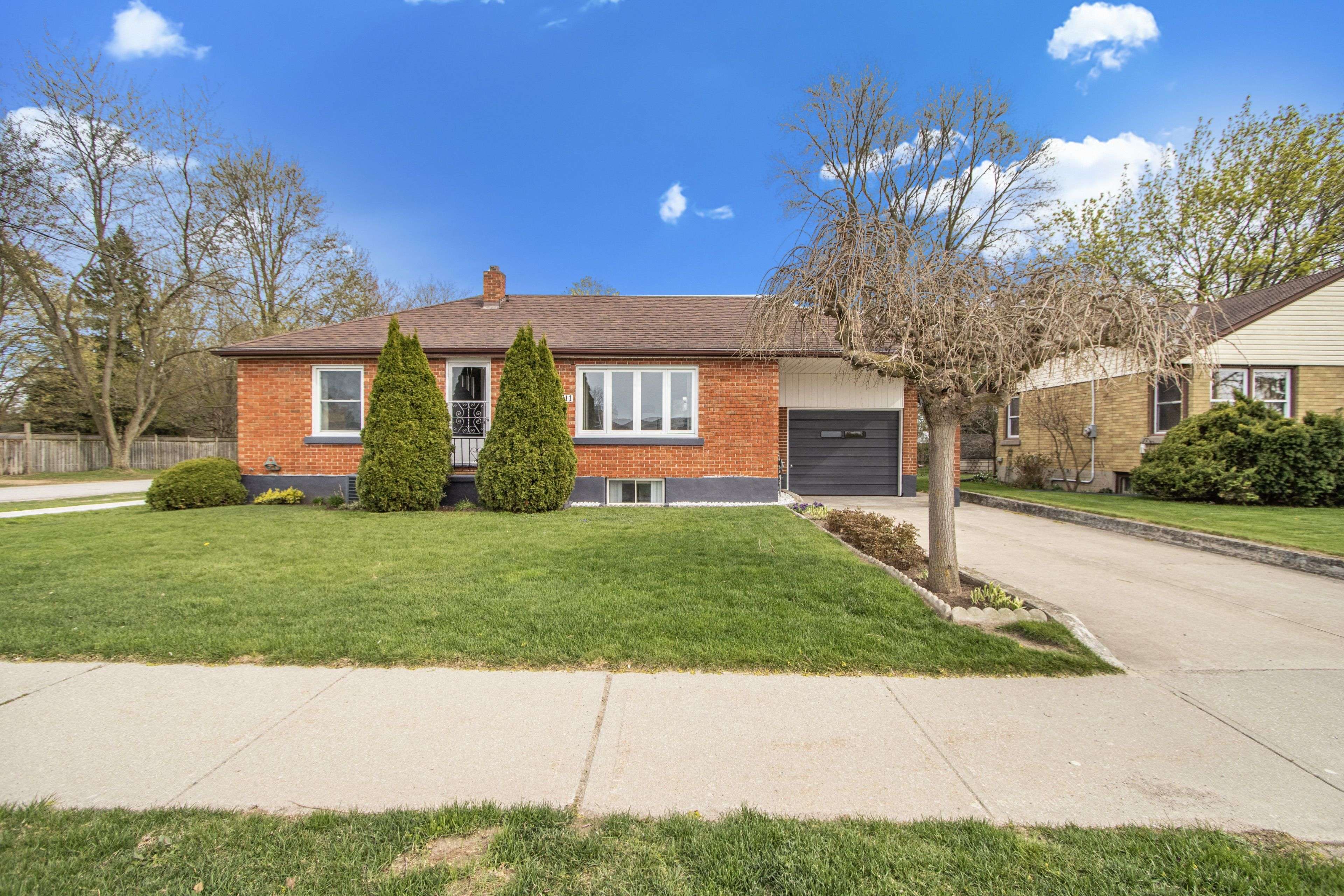 711 Bowan ST, Strathroy-caradoc, ON N0L 1W0