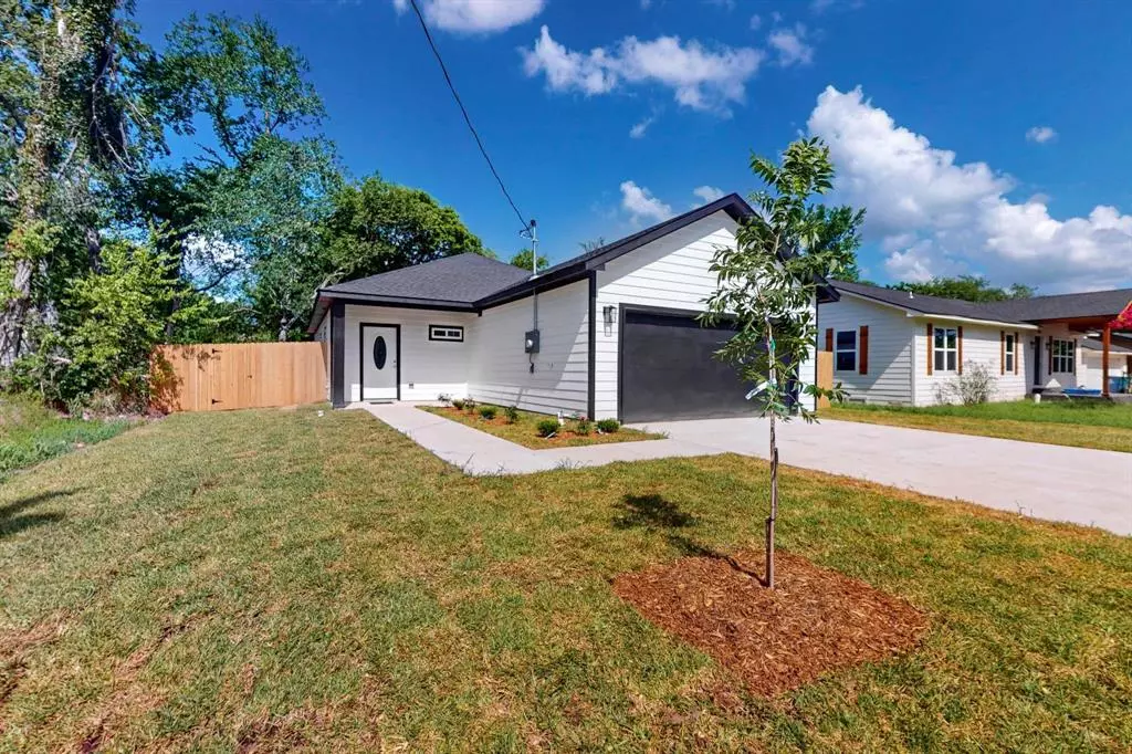 Kerens, TX 75144,103 S Alma Avenue