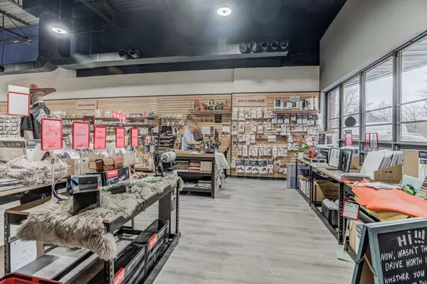 Richmond Hill, ON L4B 1E1,155 West Beaver Creek RD #5