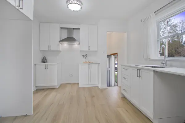 Strathroy-caradoc, ON N0L 1W0,711 Bowan ST