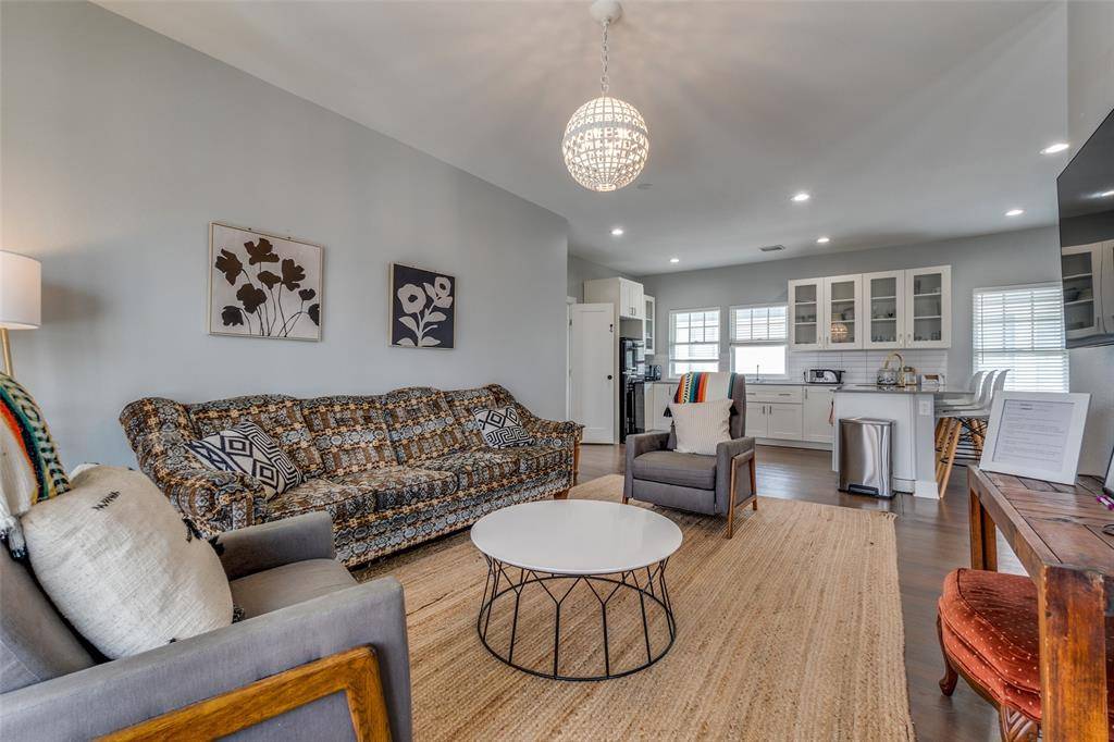 Dallas, TX 75208,500 W 7th Street