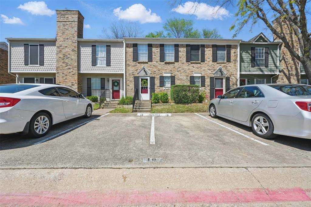 Euless, TX 76039,19 Abbey Road