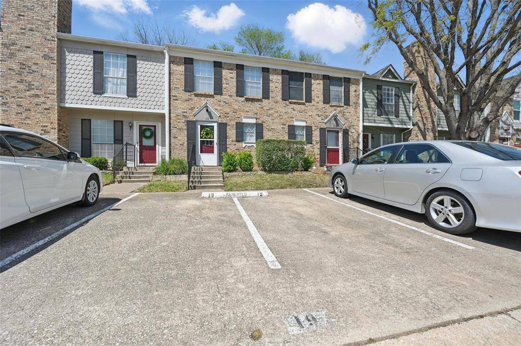 Euless, TX 76039,19 Abbey Road