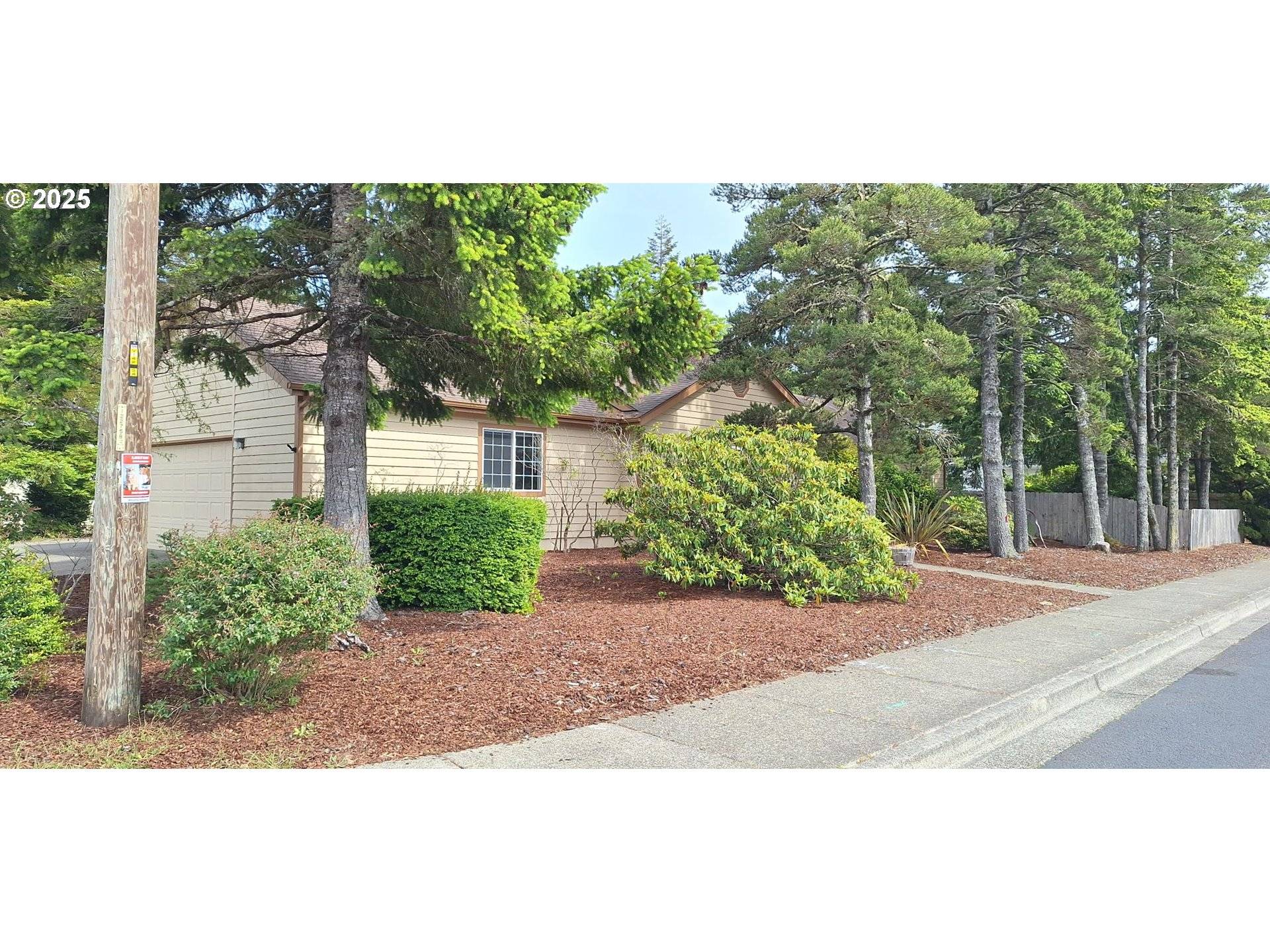Florence, OR 97439,3890 SPRUCE ST