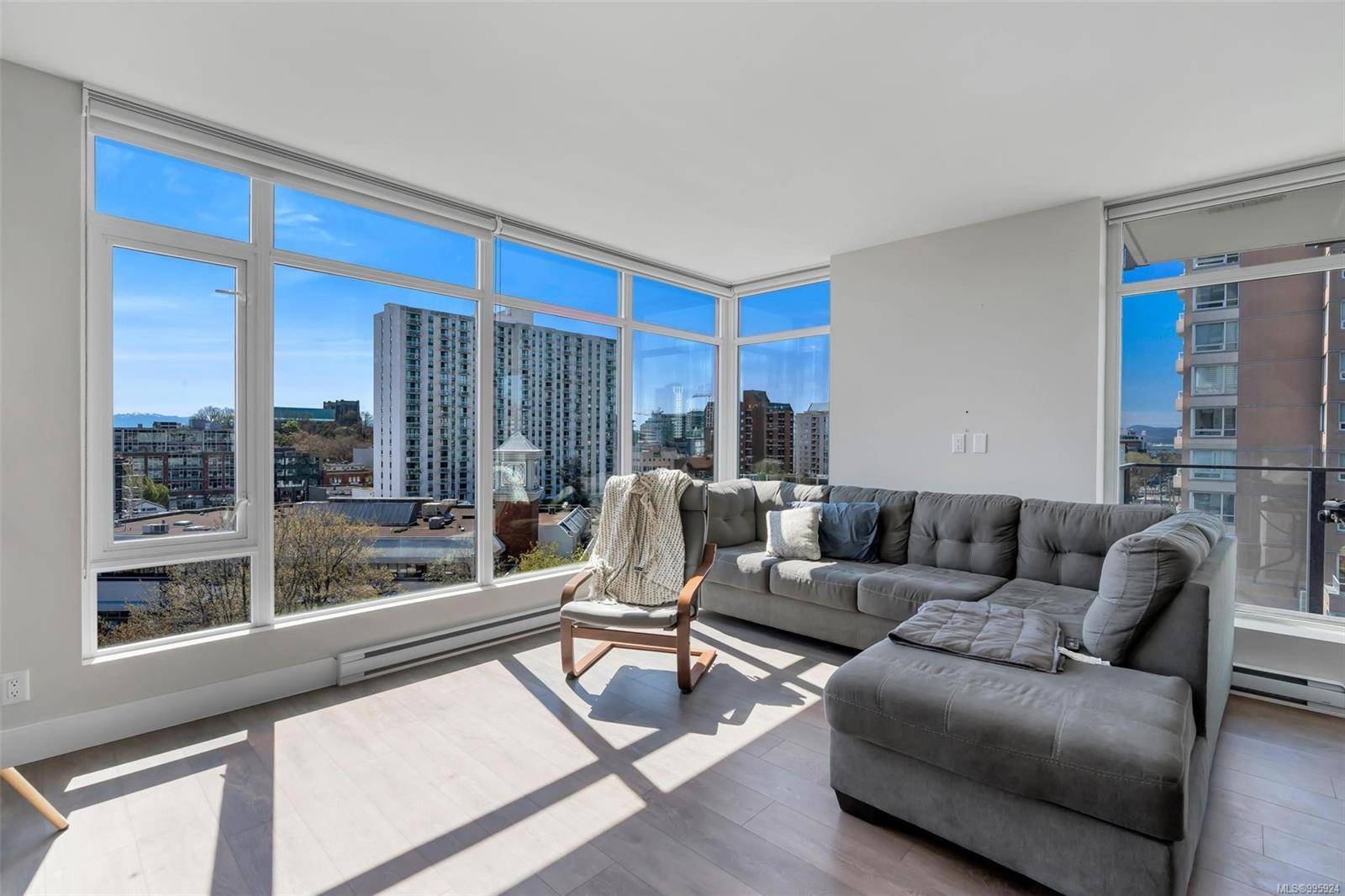 Victoria, BC V8V 3M3,960 Yates St #703