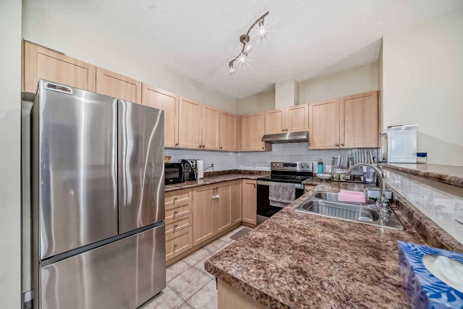 Calgary, AB T3J 4K6,333 Taravista DR NE #1215