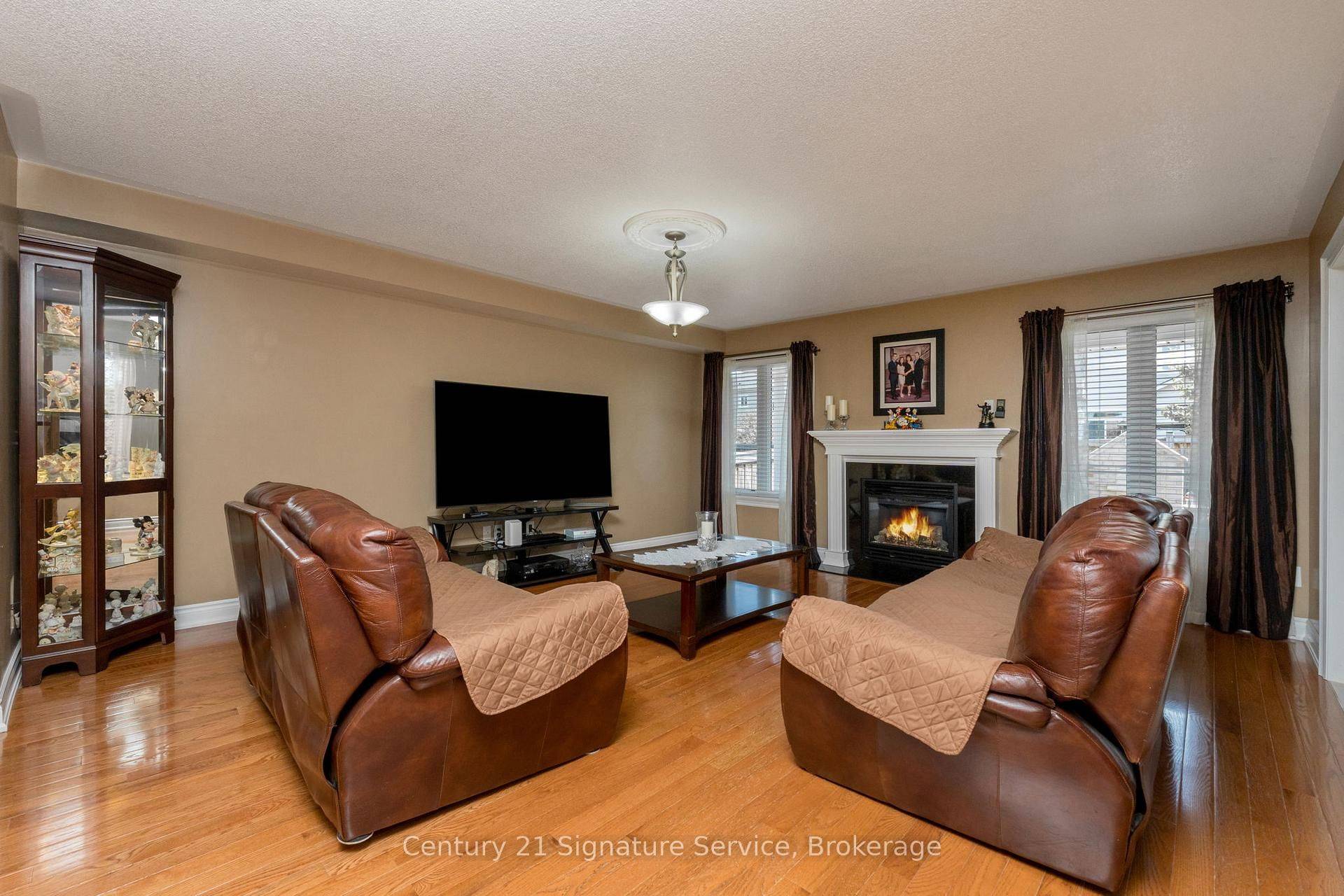 Bradford West Gwillimbury, ON L3Z 0C5,41 Faris ST